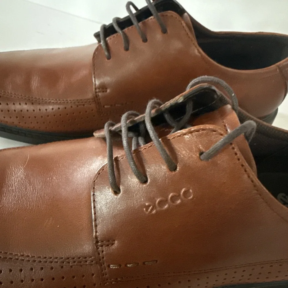 ECCO Dress Shoes Men 10.5 Brown Derby Perforated Leather EU 44